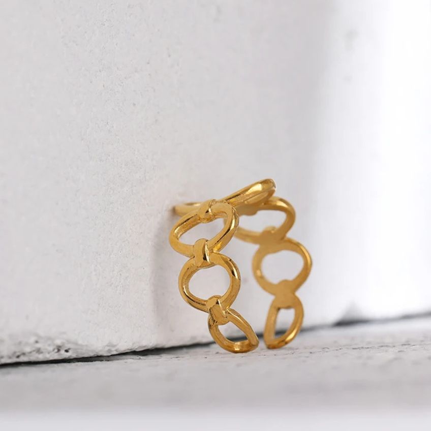 Cavira Chain Statement Ring