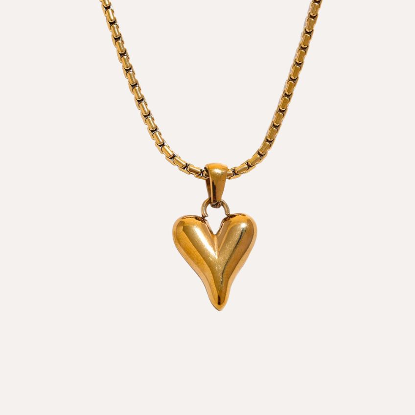 Amarisse Textured Heart Necklace