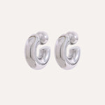 Load image into Gallery viewer, Earrings Vetta Bold – Chunky C-Shaped Metal Hoops

