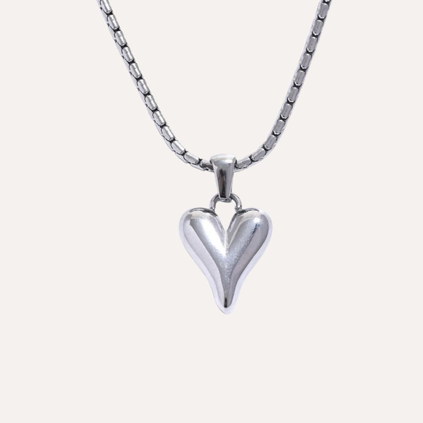Amarisse Textured Heart Necklace