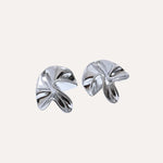 Load image into Gallery viewer, Earrings Fiore Irregular – Sculpted Floral Metal Studs
