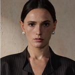 Load image into Gallery viewer, Earrings Lumière Pearl
