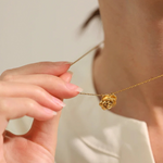 Load image into Gallery viewer, Necklace Fleur Aura – 18K Gold-Plated Floral Pendant
