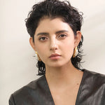 Load image into Gallery viewer, Earrings Auréole Oval – Bold Pearl Studs with Golden Finish
