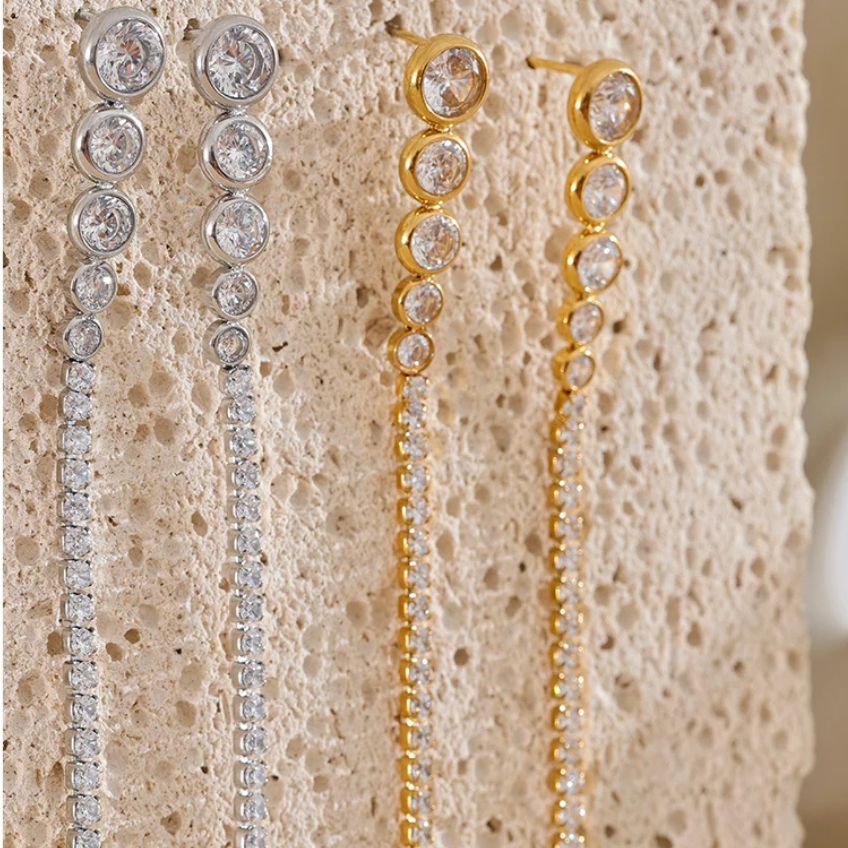 Earrings Stella Flow – Long Chain Drops with Zirconia Sparkle