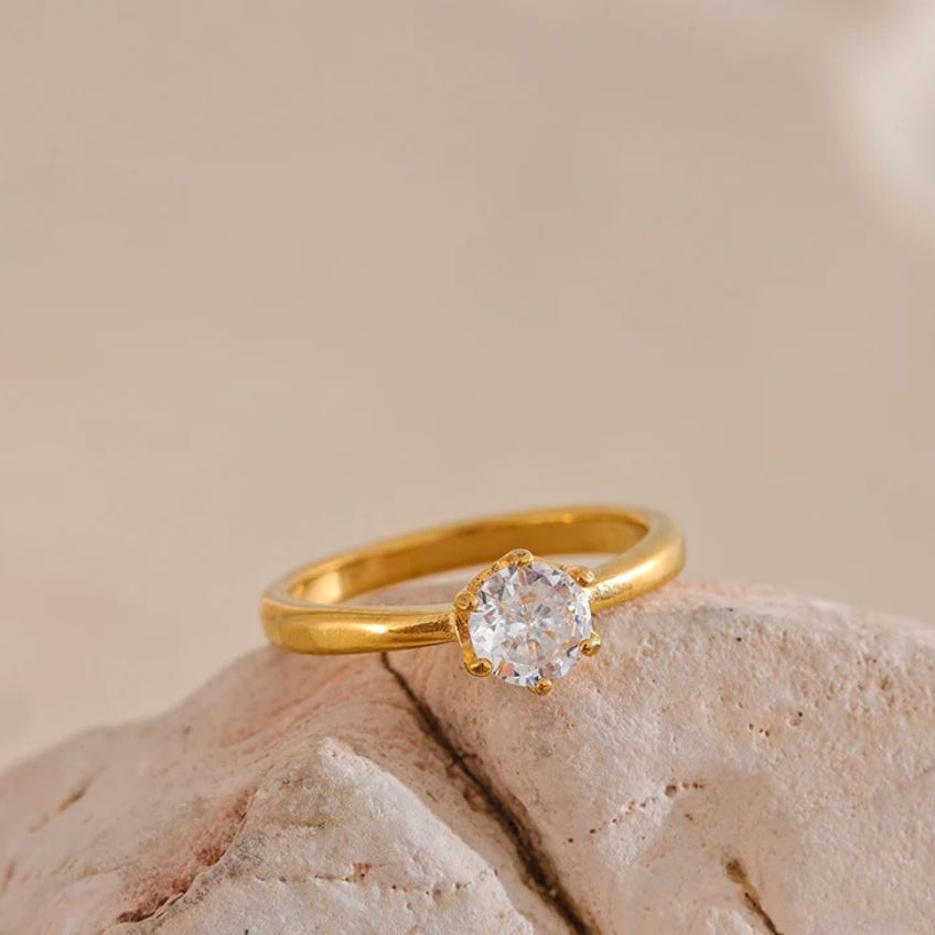Aurelia Classic Zirconia Ring