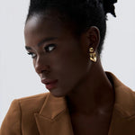 Load image into Gallery viewer, Earrings Vetta Bold – Chunky C-Shaped Metal Hoops
