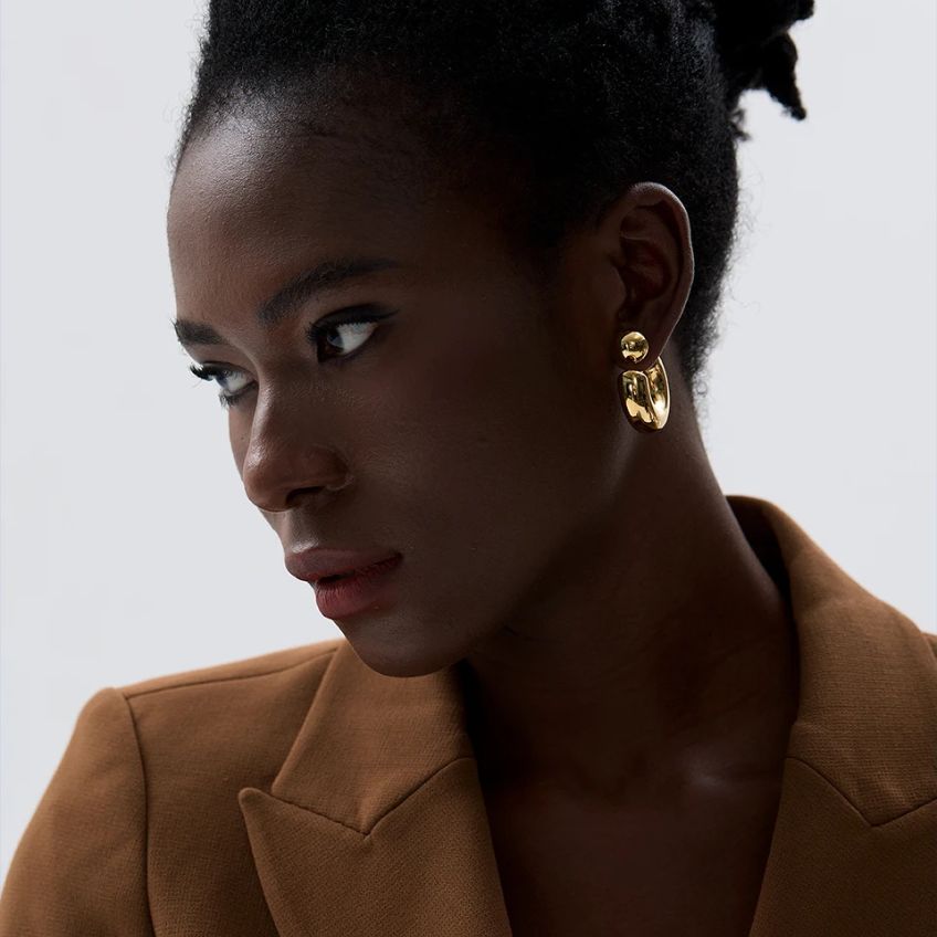 Earrings Vetta Bold – Chunky C-Shaped Metal Hoops