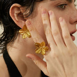 Load image into Gallery viewer, Floréva Bold Bloom Ring
