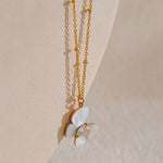 Load image into Gallery viewer, Auréa Butterfly Shell Necklace

