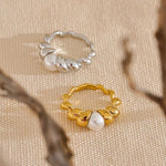 Load image into Gallery viewer, Marisse Pearl Twist Ring
