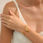 Load image into Gallery viewer, Serelis Twist Cuff
