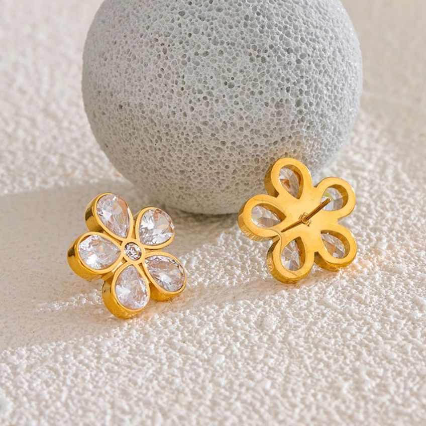 Earrings Lumi Flora – Golden Floral Studs with Zirconia Shine