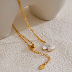 Load image into Gallery viewer, Auréa Butterfly Shell Necklace

