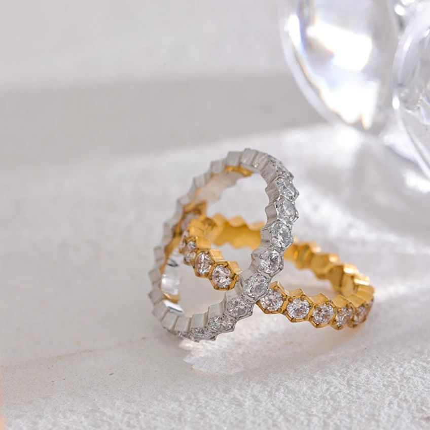 Éclara Zirconia Band Ring