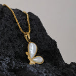 Load image into Gallery viewer, Papillon d&#39;Or Pendant Necklace
