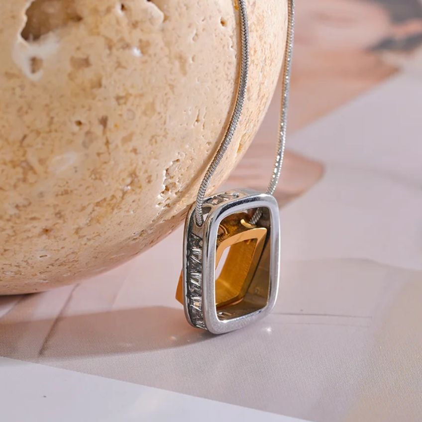 Necklace Duo Square