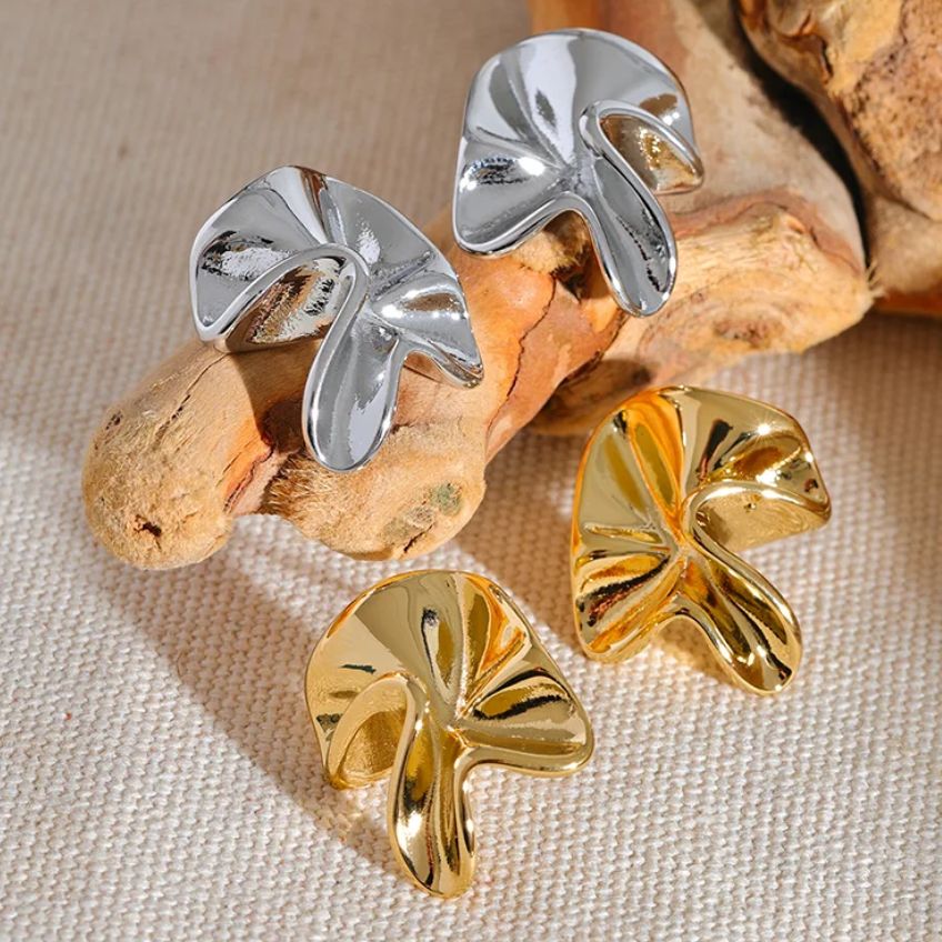 Earrings Fiore Irregular – Sculpted Floral Metal Studs