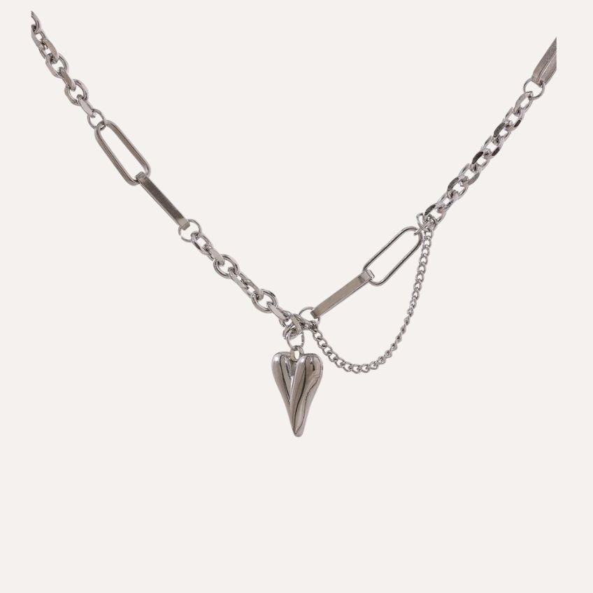 Necklace Heart Doré - Textured Heart Pendant on 18K Gold Choker